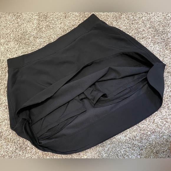 32 Degrees Cool | Women’s Stretch Woven Skort - Picture 7 of 7